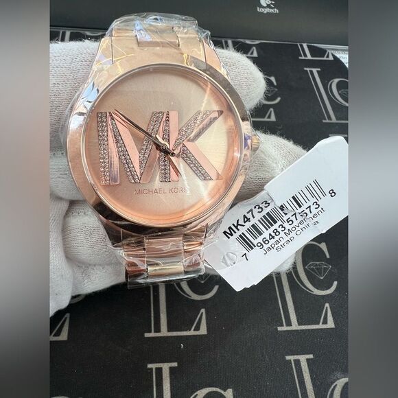 NIB Rose Gold Michael Kors Watch - Picture 3 of 6